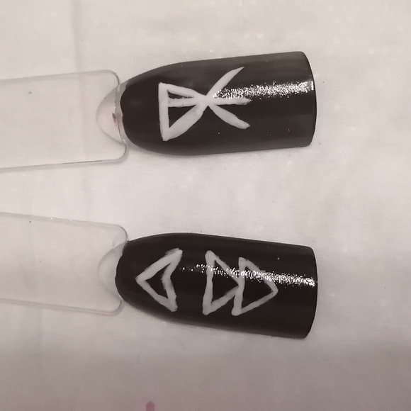 Goth Press On Nails SYMBOLS - Picture 5 of 6